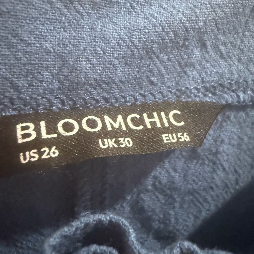 BloomChic Elegant Navy Apparel